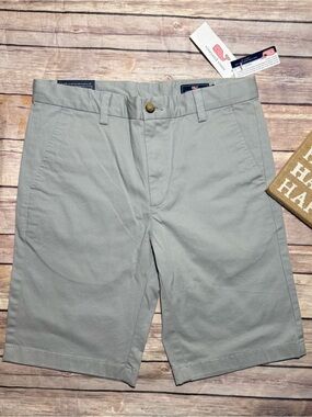 Vineyard Vines Boys
STRETCH BREAKER SHORT Barracuda Gray Size 14 NWT